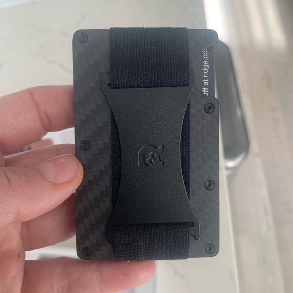 Ridge Carbon Fibre RFID Blocking Wallet - Picture 6 of 7